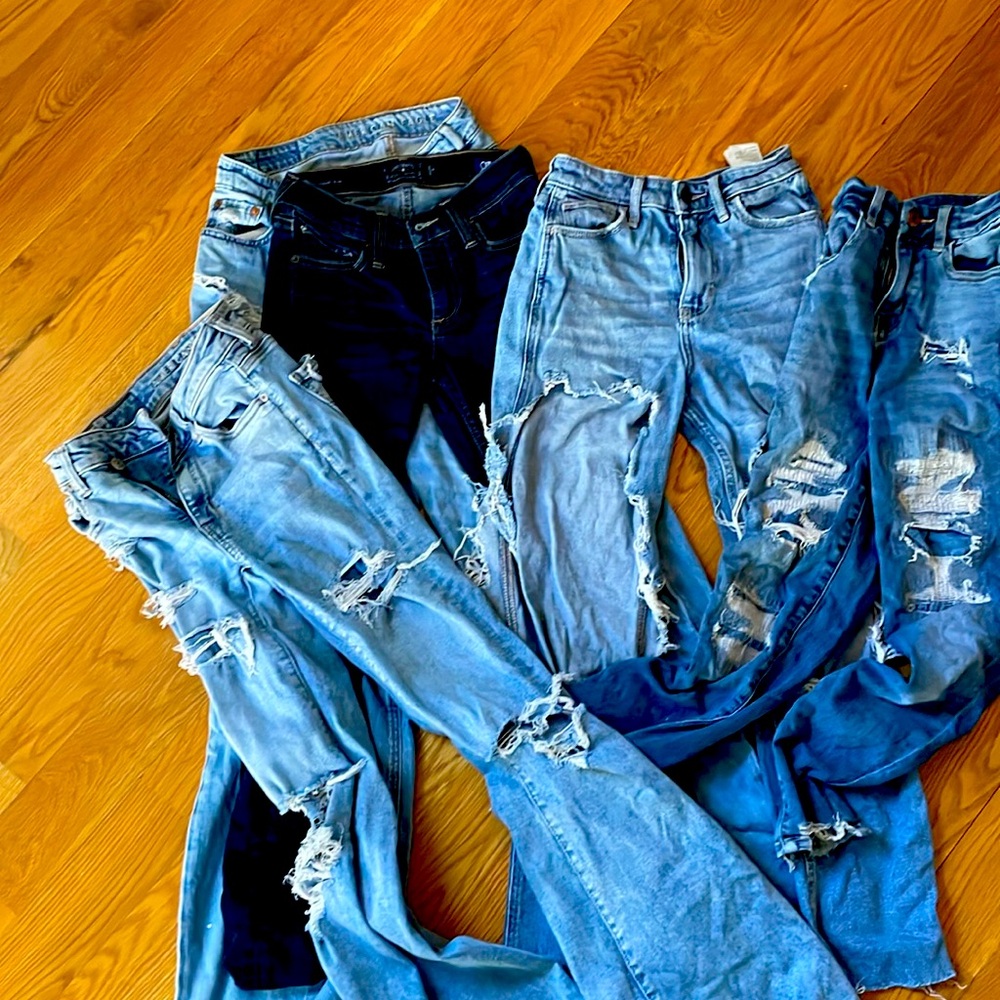 Women's distressed jeans